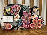Nwt Vera Bradley Kauai Floral Oven Mitt & Pot Holder Set Brand New With Tags. Fixed Price $25.00.