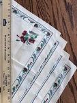 Set 4 White Napkins Lenox Linens By Sunweave Red Poppies On Blue Euc. Fixed Price $16.99.