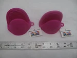 Two (2) New Silicone Pot Holder Fuchsia Grabber Hot Bakeware Oven Mitt. Fixed Price $14.90.