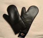 Gorilla Grip Oven Mitts Heat Resistant Up To 484 Degrees Brand New In Package. Fixed Price $24.99.