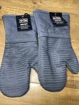 All-clad Metalcrafters (2) Oven Mitts W/ Easy Grip Silicone Pewter (gray) New. Fixed Price $34.99.