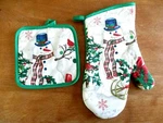 Set Of 2 Matching Snowman Cardinal Oven Mitt Pot Holder W/o Tag (0110). Fixed Price $17.76.