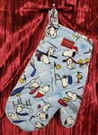 Vera Bradley & Peanuts Oven Mitt Set Ski Jump Snoopy Preowned Used. Fixed Price $19.99.
