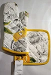 New Williams Sonoma Meyer Lemon Oven Mitt And Potholder Set Nwt. Fixed Price $39.99.