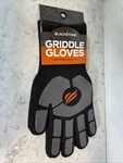 5558 Griddle Gloves Silicone Palm Pads Heat Resistant 500 Degrees Blackstone. Fixed Price $14.95.