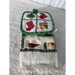 Vtg Christmas Kitchen Towel Pot Holder Set Holiday Festive Decor 5 Piece. Fixed Price $20.00.