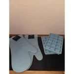 Silicone Oven Mitts With Fabric Top And Ice Cube Trays Light Blue. Fixed Price $10.07.