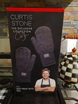Curtis Stone The Exclusive Collection Black 1 Pair Bbq Heat Proof Oven Mitts Nip. Fixed Price $30.00.