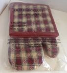 Gold Coast 3 Piece Lot- 2 Potholders And 1 Oven Mitt Dark Red Plaid New. Fixed Price $11.99.