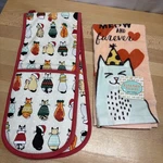 Ulster Christmas Cats Waiting Double Oven Glove Mitt + Ritz Furever Towel. Fixed Price $14.95.