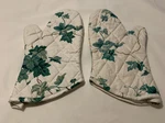 Waverly Oven Pair White Green Trailing English Ivy Mitts Set Of 2. Fixed Price $24.00.