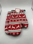 Holiday Style Oven Mitts Christmas Nwt 2 Pc Set Reindeer Great Gift Idea. Fixed Price $9.99.