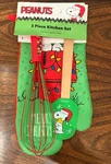 Peanuts New 2025 Snoopy Christmas 3 Piece Kitchen Set Oven Mitt, Spatula & Whisk. Fixed Price $14.95.