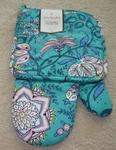 Vera Bradley Oven Mitt And Pot Holder Peacock Garden Nwt. Fixed Price $30.00.