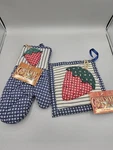 Vtg Franco Cottage Strawberry Oven Mitt Set Farmhouse Nwt The General Store Rare. Fixed Price $22.99.