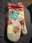 New Pioneer Woman Patchwork Oven Mitt + Pot Holder * Clearing Pw Stash!!. Fixed Price $21.84.
