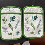 Kate Spade All In Good Taste Home Grown Garden Pot Holder 2PC. Gift Set. Fixed Price $39.99.