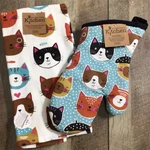Crazy Cat Kitchen Towel And Oven Mitt Kay Dee Designs Nwt. Fixed Price $17.05.