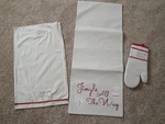 Better Homes & Garden "jingle All The Way" Kitchen Towel, Oven Mitt Runner Set. Fixed Price $11.99.
