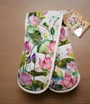 Michel Design Watercolor Lilies Double Oven Floral Quilted Mitt Glove. Fixed Price $14.50.