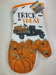 Kitchen Oven Mitt Halloween Truck Pumpkins Trick Or Treat Skulls New With Tags. Fixed Price $5.99.