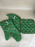 Vtg 3PC Christmas Tree Green Oven Mitt & Pot Holder Set By Kay Dee Design Usa. Fixed Price $25.00.