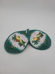 Set Of 2 Hot Pad Pot Holder Green Festive Holiday Bird Theme Christmas. Fixed Price $7.61.