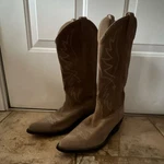 Old Western Cowboy Boots Tan Leather Us 9.5M SCM7018. Fixed Price $50.00.