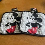 Nwt Disney Mickey Mouse Two Pot Holders 7.87 X. Fixed Price $8.09.