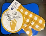 Kitchen Oven Mitt And Potholder Set, Plant Enthusiast Design. New With Tags. Fixed Price $5.00.
