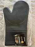 The Original Gorilla Grip Heat & Slip Resistant Silicone Oven Mitts Set Black. Fixed Price $24.29.