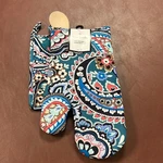Vera Bradley Pot Holder & Oven Mitt Set. Fixed Price $14.95.