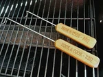 2 New Hook & Cook Bbq Kitchen-grill Tools Meat Turner Close-out Black Or Brown. Fixed Price $12.50.