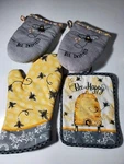 Kay Dee Pot Holders Oven Mits Set Of 4 Bee Happy Inspired Kitchen. Fixed Price $17.99.
