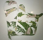 New Natural Botanical Oven Mitt Set. Fixed Price $10.95.