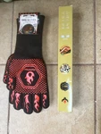 Homemaxs 1 Pair Of Oven Mitts / Bbq Grill Mat - New. Fixed Price $11.49.