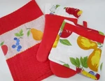 Corelle Chutney Fruit 3-PC Kitchen Set Oven Mitt, Pot Holder, Waffle Hand Towel. Fixed Price $31.49.
