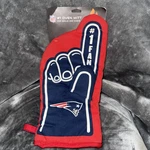 Team Nfl Brand New England Patriots Kitchen Grill Tailgate #1 Finger Oven Mitt. Fixed Price $9.99.