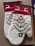 Christmas Themed Oven Mitts-set Of 2. Fixed Price $5.99.