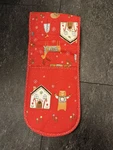 Ulster Weavers Christmas Festive Friends Double Oven Glove Red. Fixed Price $9.99.