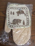 One New Quilted Cotton Kitten Cat Motif Oven Mitt & Potholder Set Free Shipping. Fixed Price $8.00.