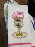 Vera Bradley Tea Towel Olivia Pink #13303-146 Sundae Very Good Shape. Fixed Price $13.99.