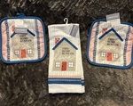 This Home Runs On Love Kitchen Set 2 Potholders 1 Dish Towel True Living. Fixed Price $11.00.