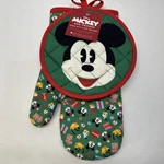 Disney St Nicholas Square Kohls Mickey & Friends Oven Mitt Pot Holder Set Nwt. Fixed Price $15.00.