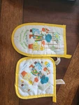 Vintage Holly Hobbie Oven Mitt Yellow White American Greetings Hot Pad New. Fixed Price $20.00.