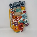 The Pioneer Woman Kitchen Set 2 Piece Flea Market Pot Holder And Oven Mitt New. Fixed Price $26.99.