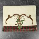 Lenox Christmas Holiday Nouveau Finger Tip Towel Holly Ribbons Pattern New Nwt. Fixed Price $14.95.