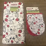 Peanuts Snoopy Strawberry 2 Silicone Oven Mini Mitts & Kitchen Towels Set New. Fixed Price $25.62.