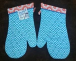 Floral Oven Mitt Set Kay Dee Beach House Pattern Nwt. Fixed Price $18.98.