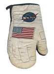 Astronaut Nasa Space Glove Kitchen Souvenir Kennedy Center Oven Mitt. Fixed Price $7.99.